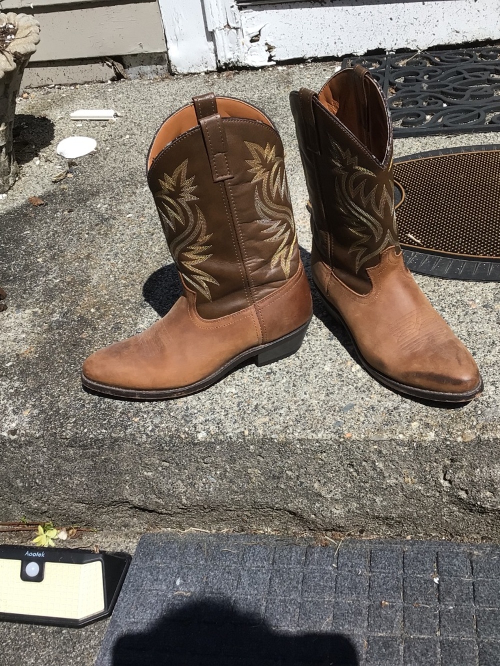 Men’s cowboy Laredo boots